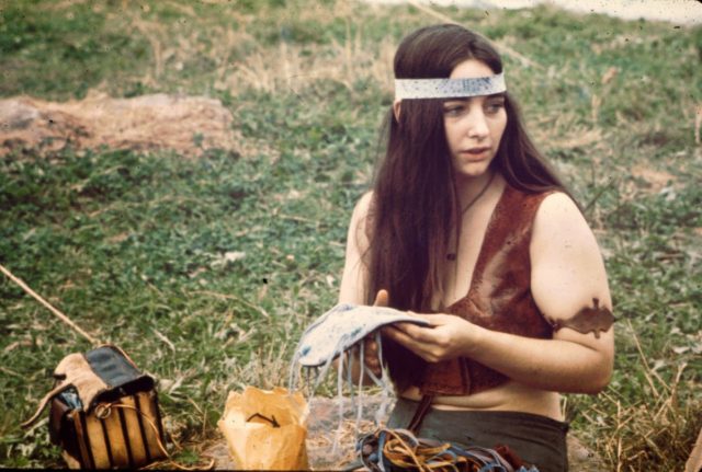 5 hippie fashion trends που έχουν επιστρέψει δυναμικά στη μόδα