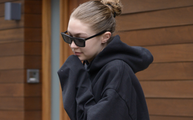 Αυτός είναι ο πιο cool τρόπος για να φορέσουμε τα chunky sneakers