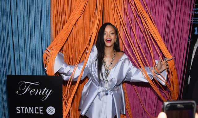 Η Rihanna έγινε ξανθιά!