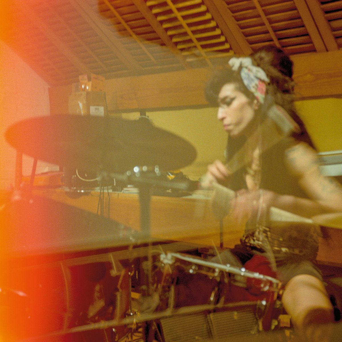 Η Amy Winehouse όπως δεν την έχετε ξαναδεί σε αδημοσίευτες φωτογραφίες της