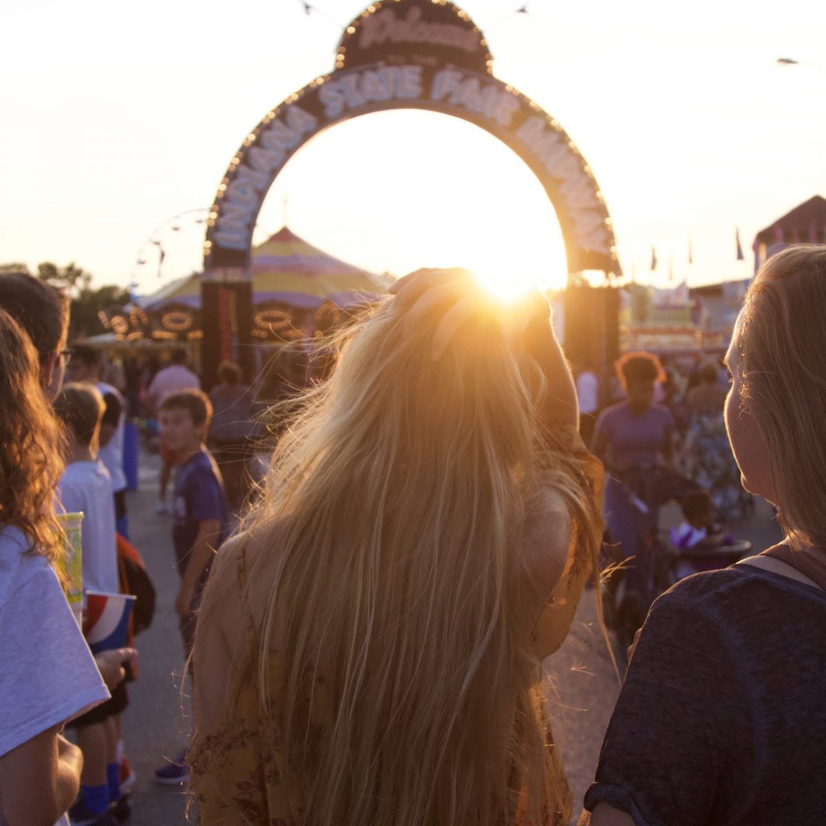 Έρευνα που διχάζει: Τα κορίτσια αισθάνονται δυνατά, αλλά και σεξουαλικά αντικείμενα
