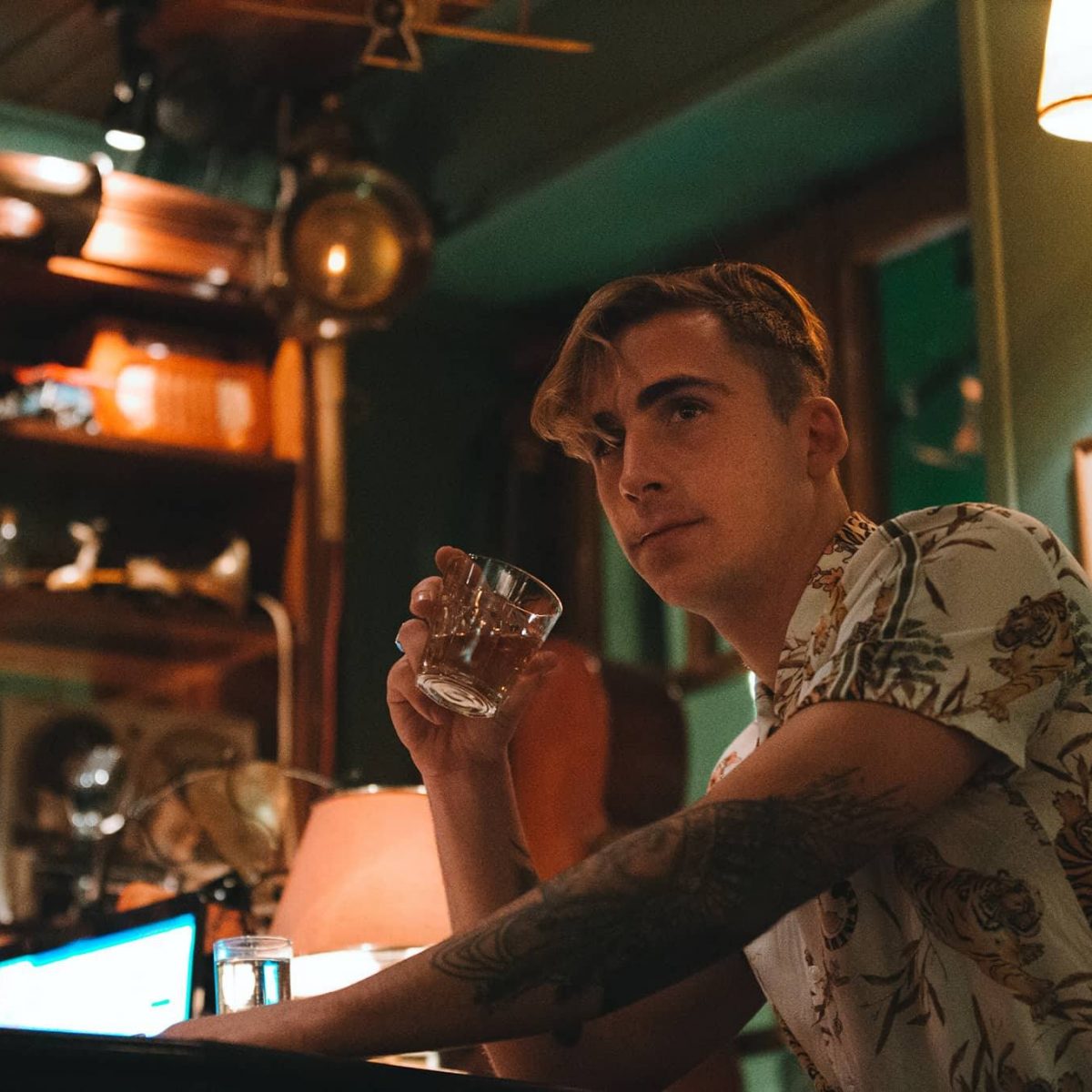 Aπόψε το μεγάλο πάρτι του Fashion Room Service! Αυτοί θα είναι στα decks!