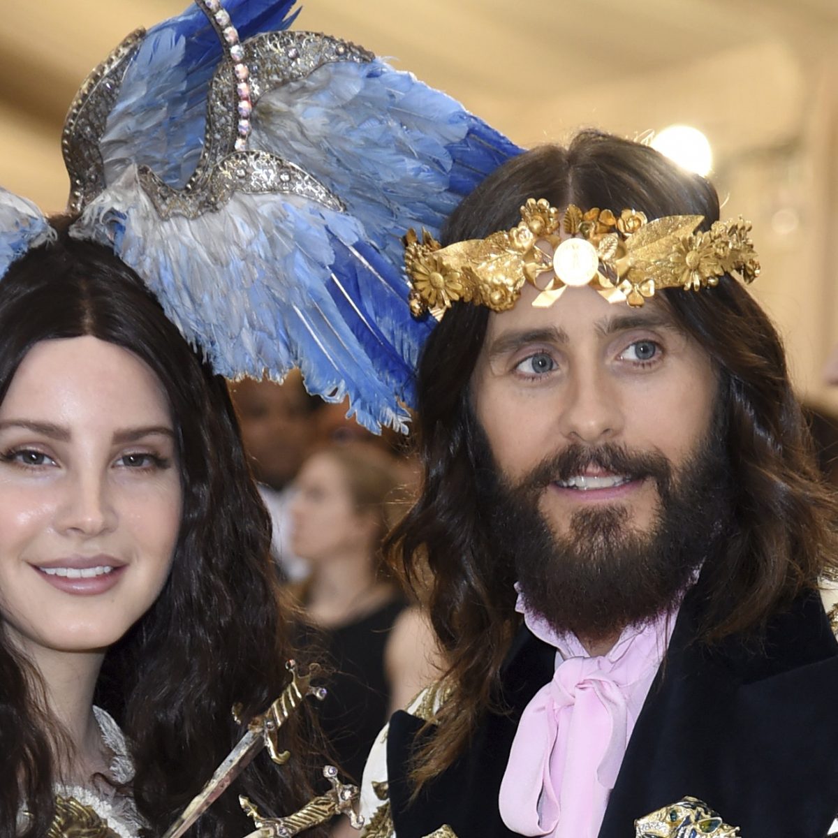 Στη νέα καμπάνια του αρώματος Gucci η Lana Del Rey και ο Jared Leto ζουν έναν έρωτα στα ’70s