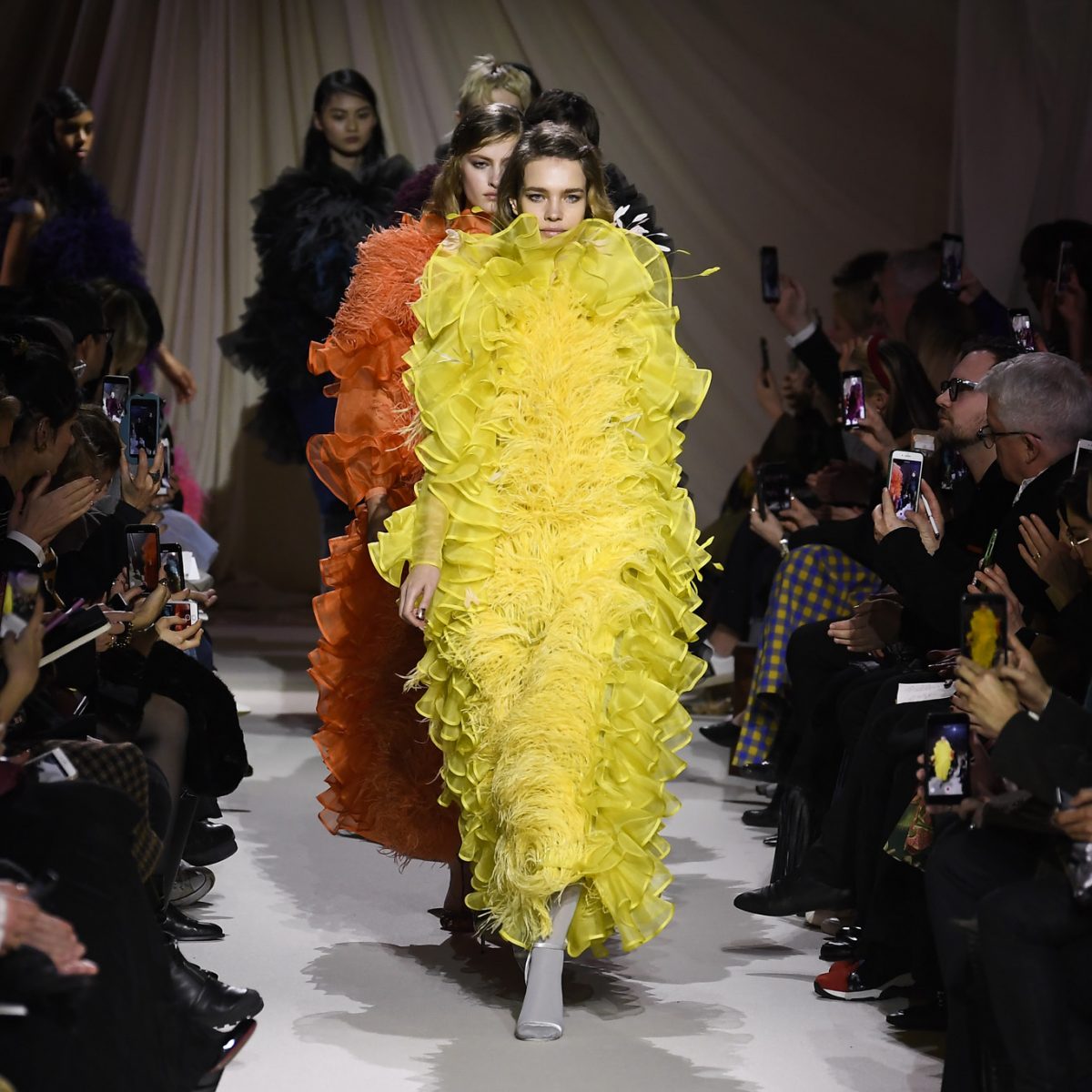 Η νέα κολεξιόν της Mary Katrantzou συνδυάζει εντυπωσιακά τα τέσσερα στοιχεία της φύσης