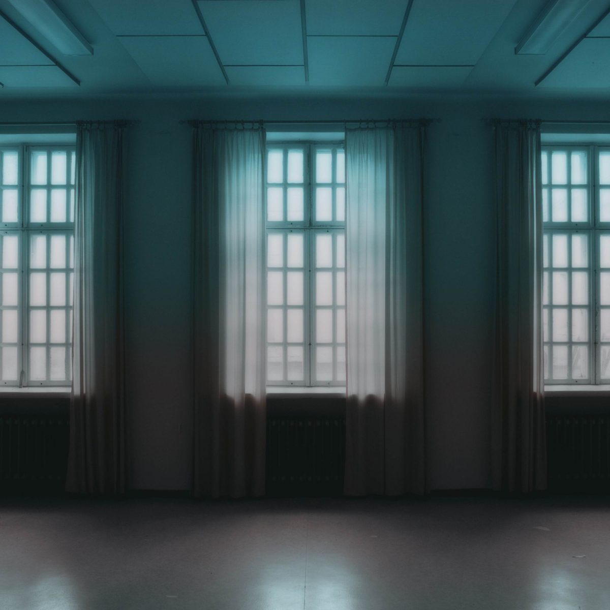 Εσύ ποιος είσαι όταν κλείνουν οι πόρτες; Ένα όμορφο βίντεο για όσα κρύβουμε μέσα μας