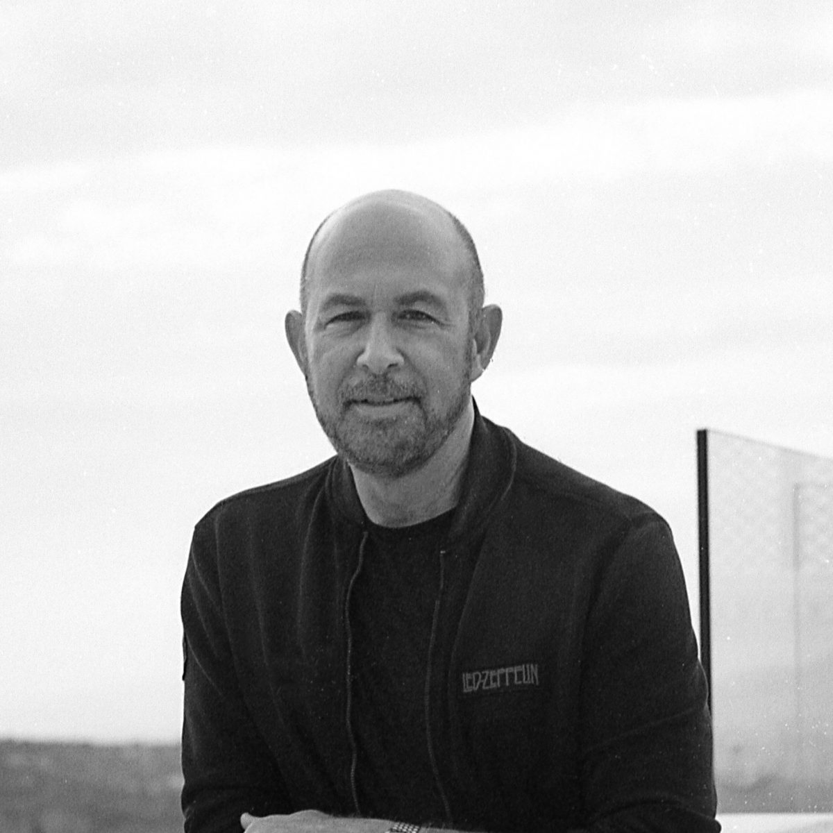 O John Varvatos ενθουσίασε στην Αθήνα με την παρουσίαση της συνεργασίας του με τους Led Zeppelin!