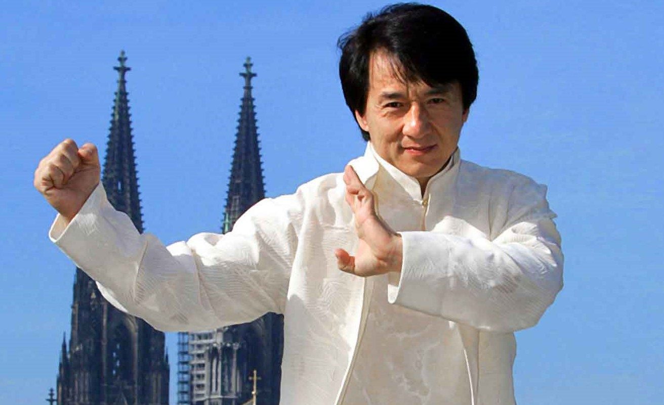 Και ο Jackie Chan γίνεται fashion designer! | OZON Magazine