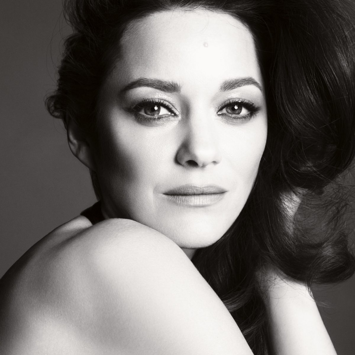 Τι φοράει η Marion Cotillard όταν πηγαίνει για ύπνο;