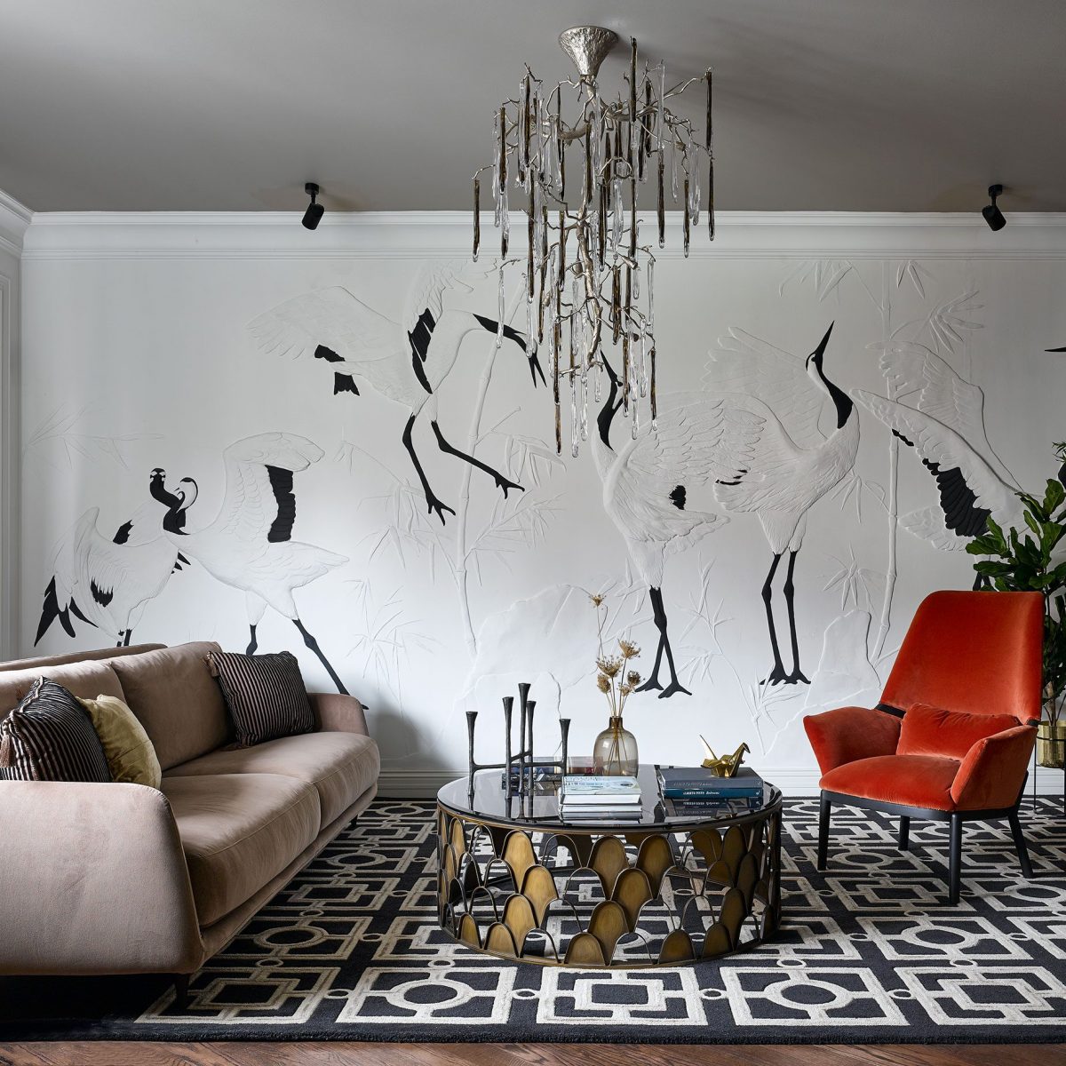 Η Ανατολή συναντά τη Δύση στα διακοσμητικά projects της Assel Baimakhan