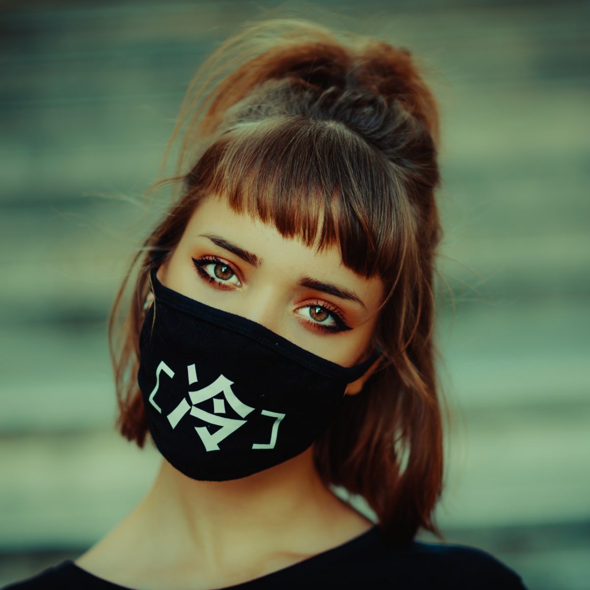 Πόσο εμποδίζει η μάσκα την εξάπλωση του κορονοϊού;