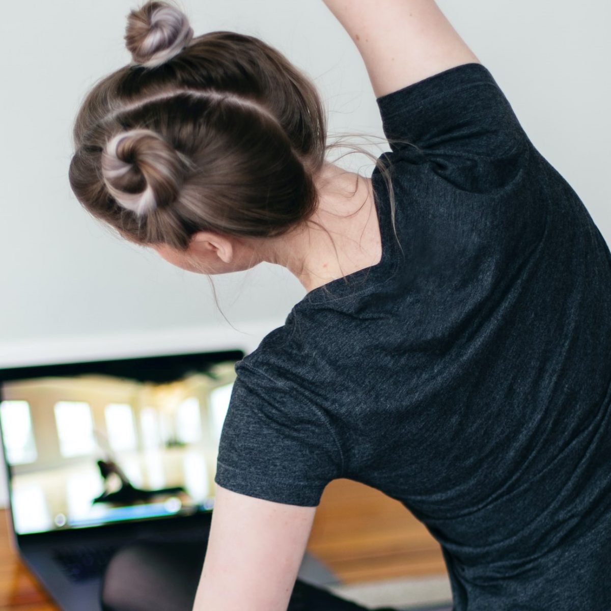 Tα 10 ΥouΤube κανάλια που πρέπει να ακολουθήσεις για να είσαι fit στην καραντίνα