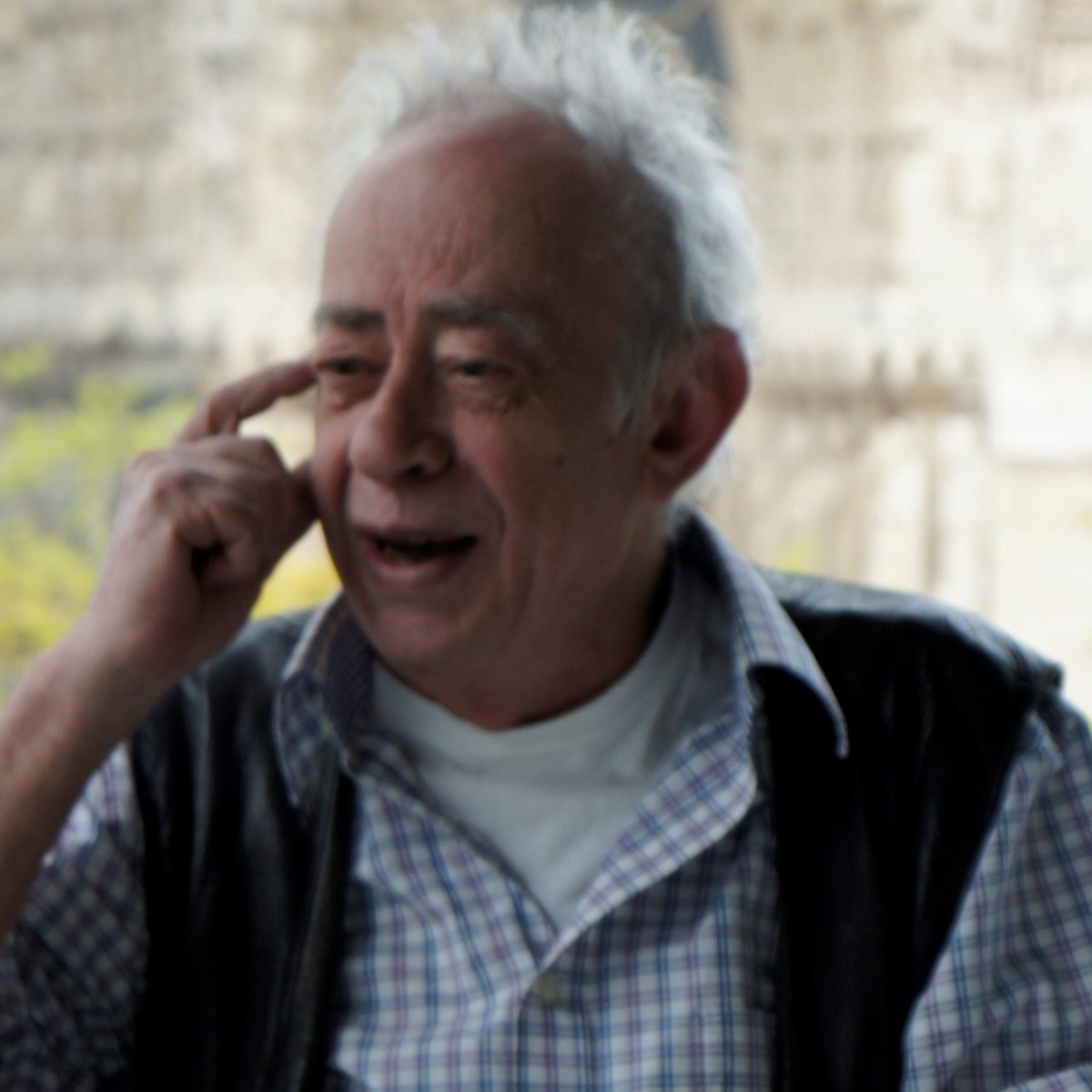 Πέθανε ο συγγραφέας Βασίλης Αλεξάκης