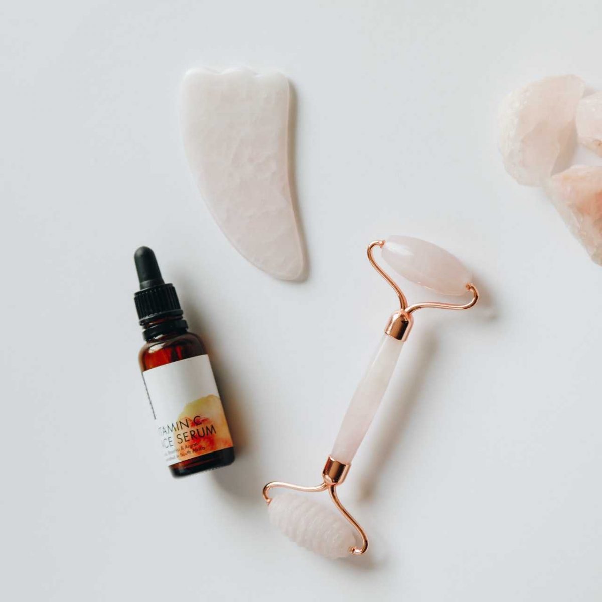 Skincare alert: Τα beauty tools που έγιναν τάση στην καραντίνα