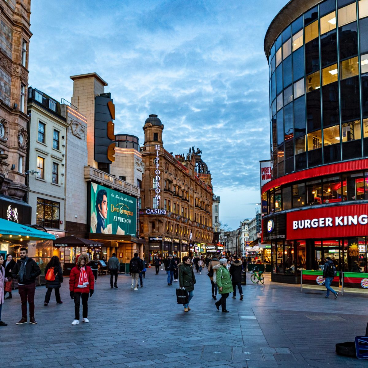 «Οι γυναίκες ανήκουν στην κουζίνα»: το tweet της Burger King που προκάλεσε οργή