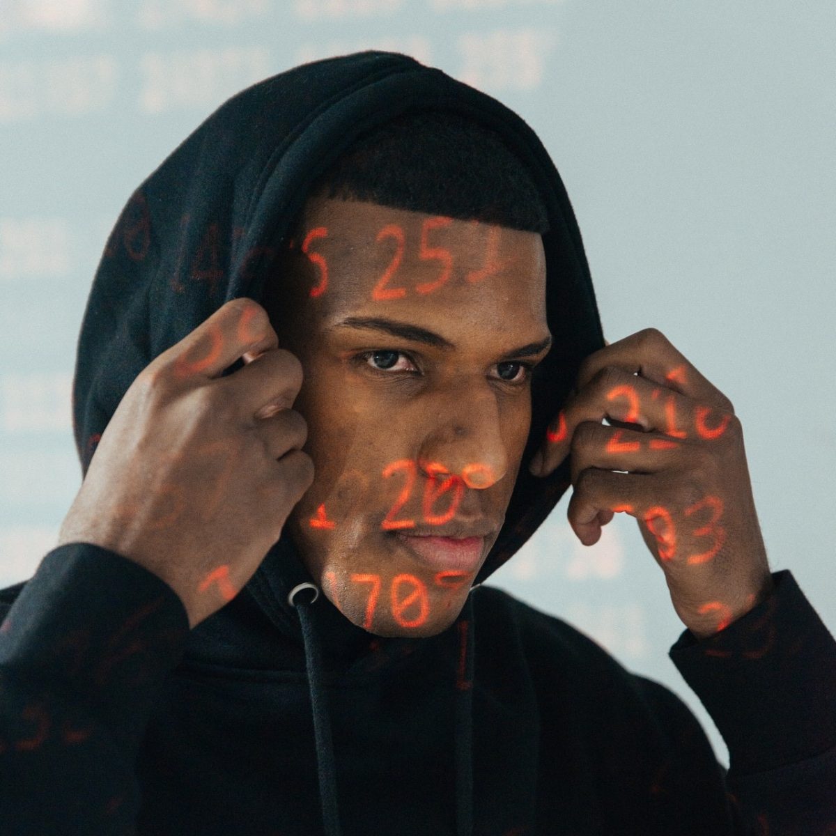 Κάποιος αγόρασε ένα φούτερ 22 χιλιάδων ευρώ – για χάρη της crypto μόδας