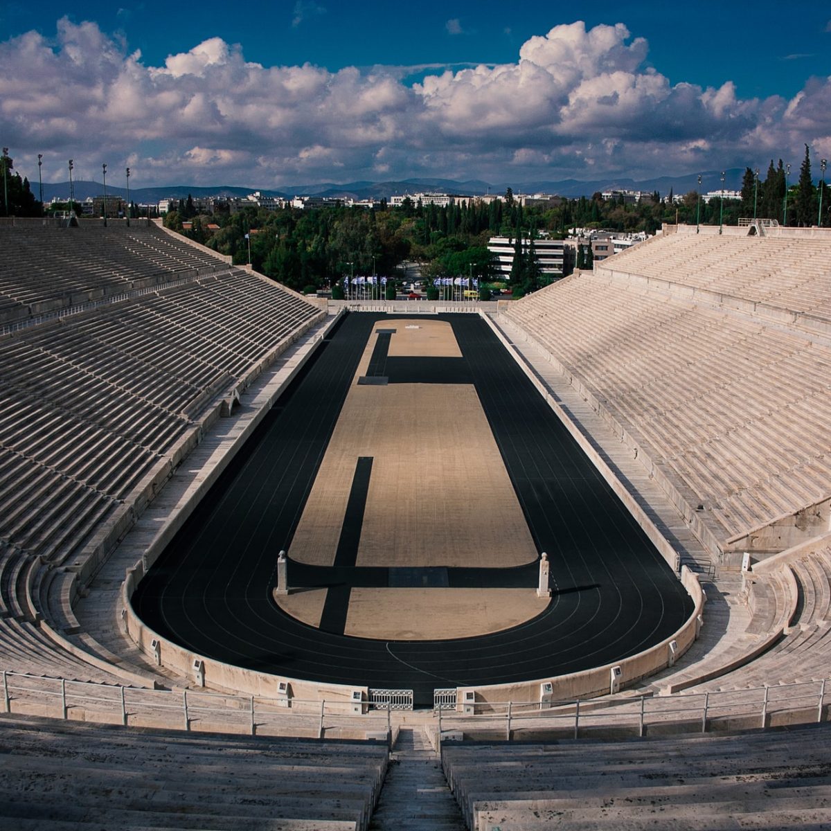 Η Τετάρτη σε 2’: Τα τοπικά lockdowns, η Διεθνής Αμνηστία και ο Dior στο Καλλιμάρμαρο