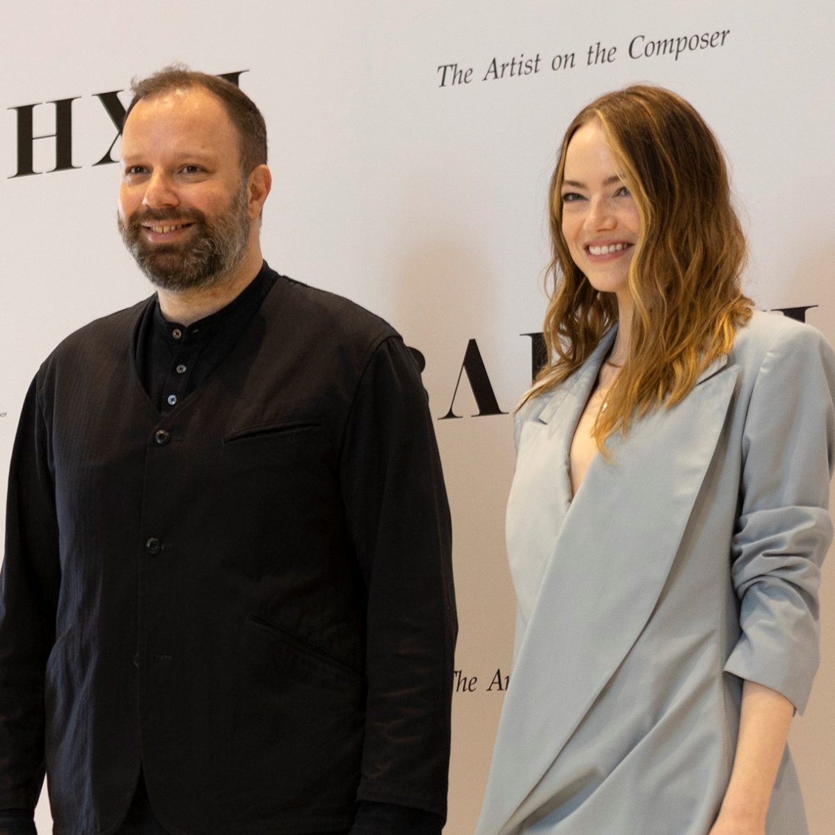 Η Έμμα Στόουν έφτασε πανηγυρικά στην Αθήνα για την πρεμιέρα του “Βληχή” -Τι είπε για την ταινία