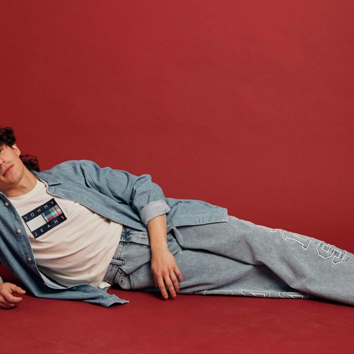 Δημήτρης Καπουράνης: O ανερχόμενος ηθοποιός βρέθηκε από τα Χανιά στην Αθήνα και περνάει τα “καλύτερά του χρόνια”!