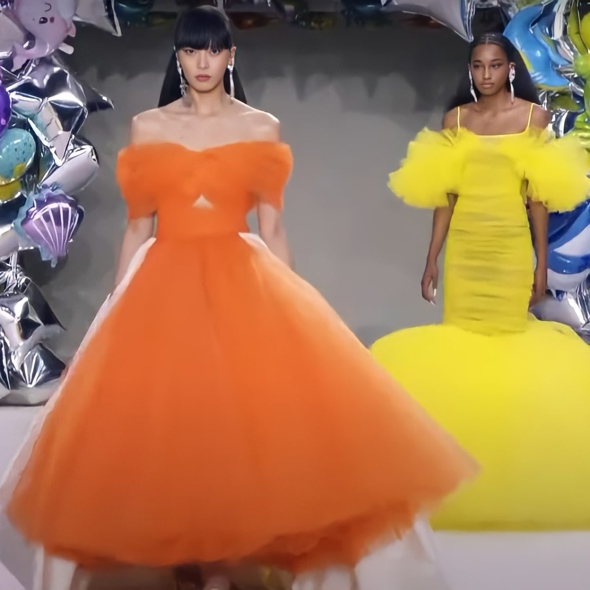 Ο Τζιαμπατίστα Βάλι ανακηρύσσει το πορτοκαλί ως το απόλυτο Παριζιάνικο trend του καλοκαιριού!