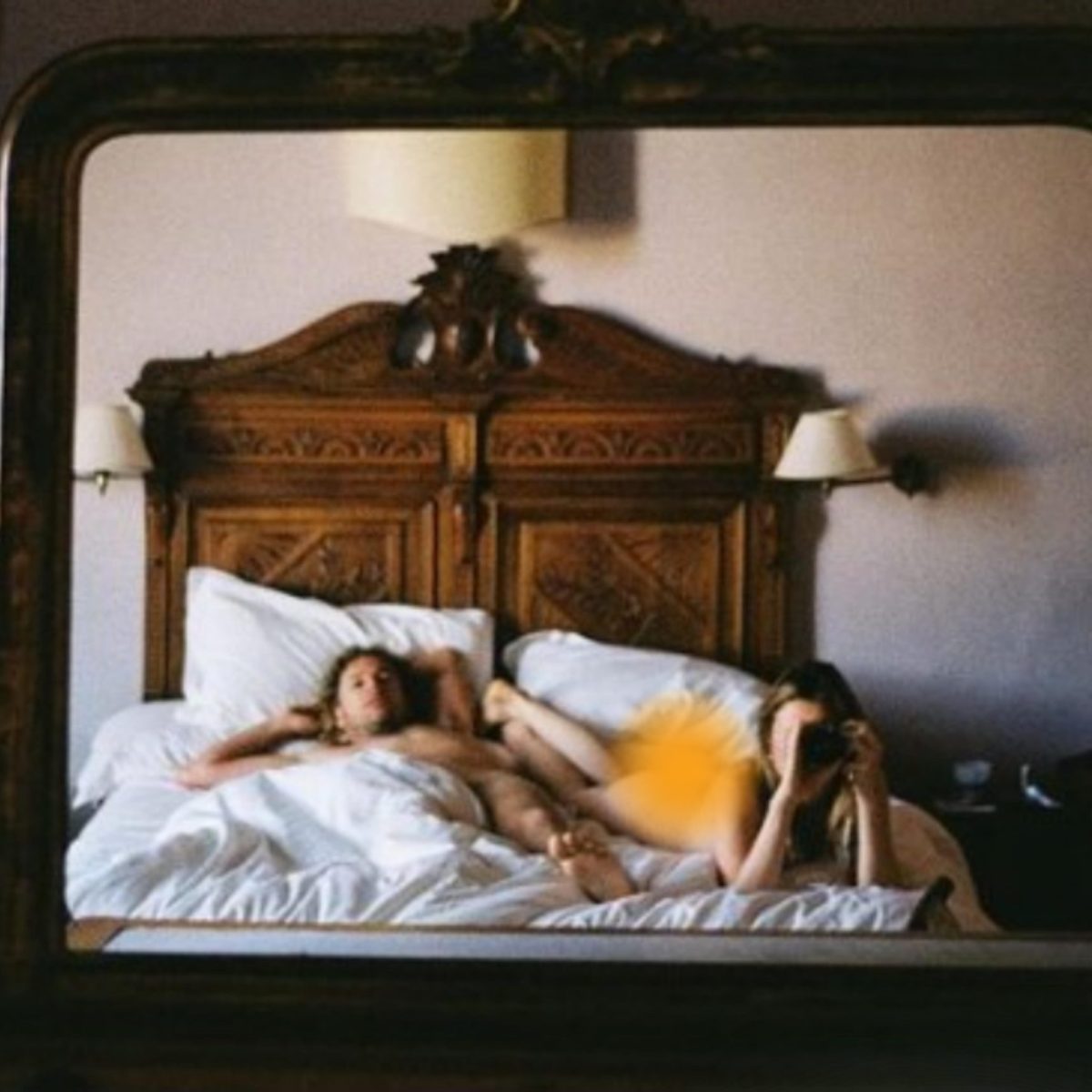 Δύο φωτογράφοι καταγράφουν το “χρονικό” του έρωτα τους σε νοσταλγικές εικόνες