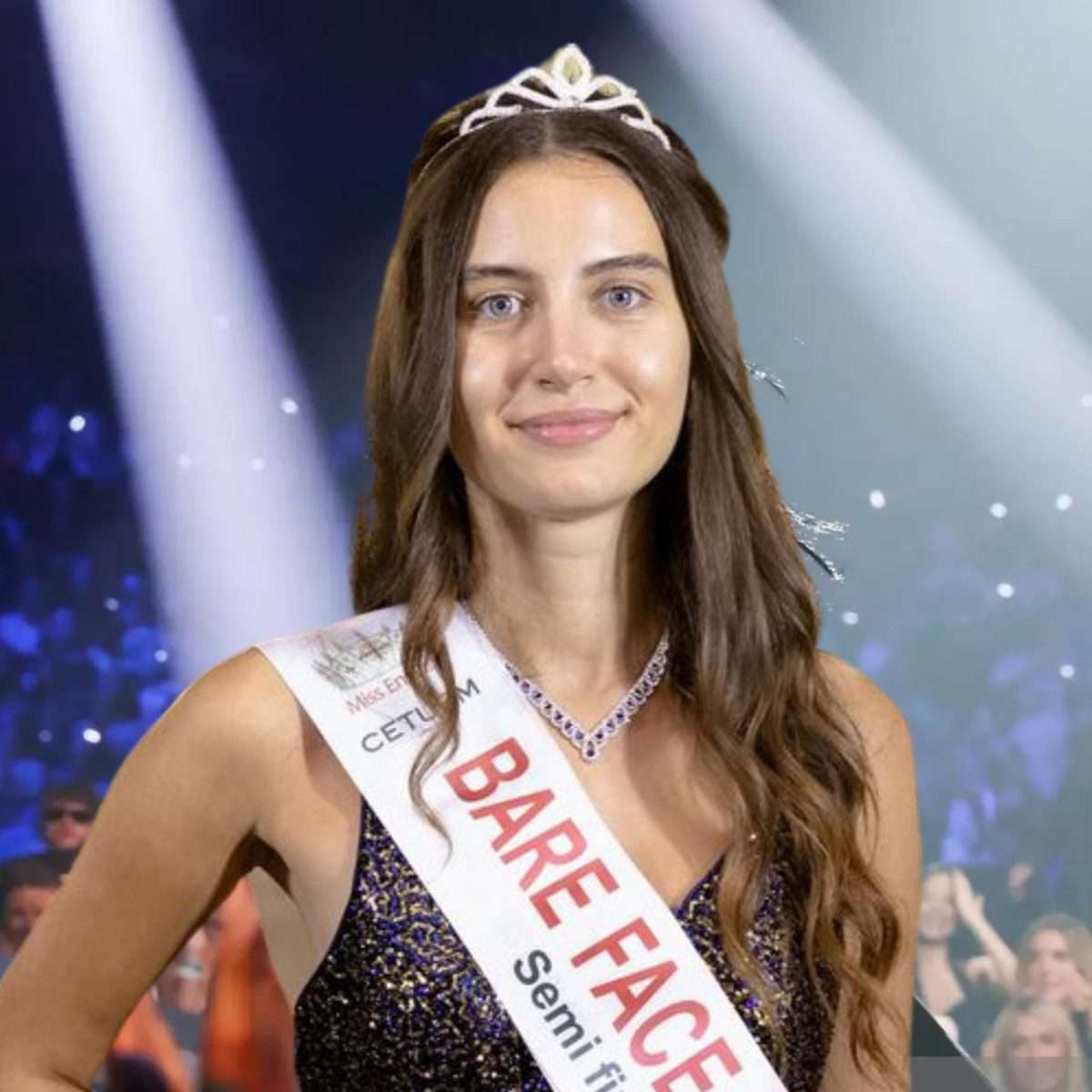 Φιναλίστ των καλλιστείων Μις Αγγλία διαγωνίστηκε χωρίς μακιγιάζ – Είναι η πρώτη που το τόλμησε