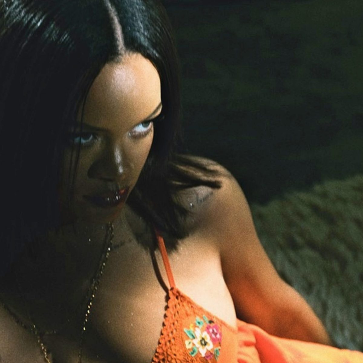 H Ριάνα επιστρέφει με τη νέα σειρά Fenty προβάλλοντας το αισθησιακό της σώμα!