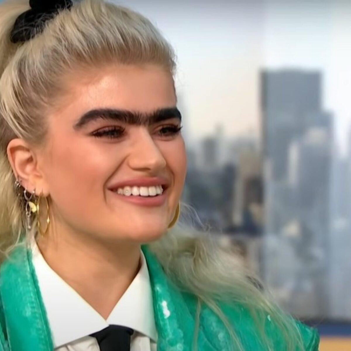 Έφτασε η Νέα Εποχή των φρυδιών είτε το παρακάνεις με το τσιμπιδάκι είτε όχι!