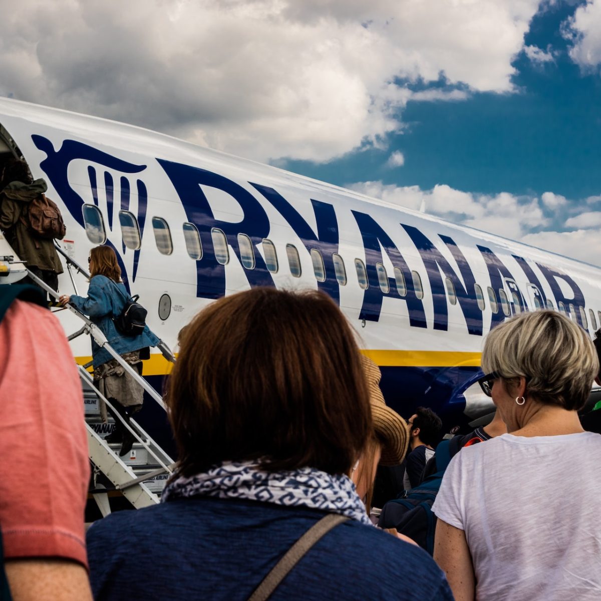 Φθηνά ταξίδια στην Ευρώπη τέλος; Η Ryanair κλείνει τη βάση της στην Αθήνα