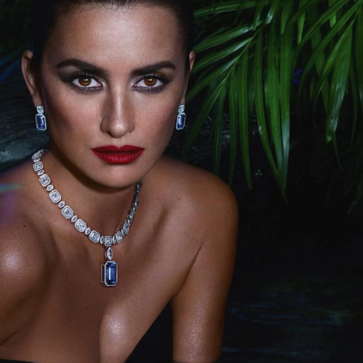 Τα τακούνια Κριστιάν Λουμπουτέν με τον θρυλικό κόκκινο πάτο μετατράπηκαν σε μπότες καουμπόι για πρώτη φορά!