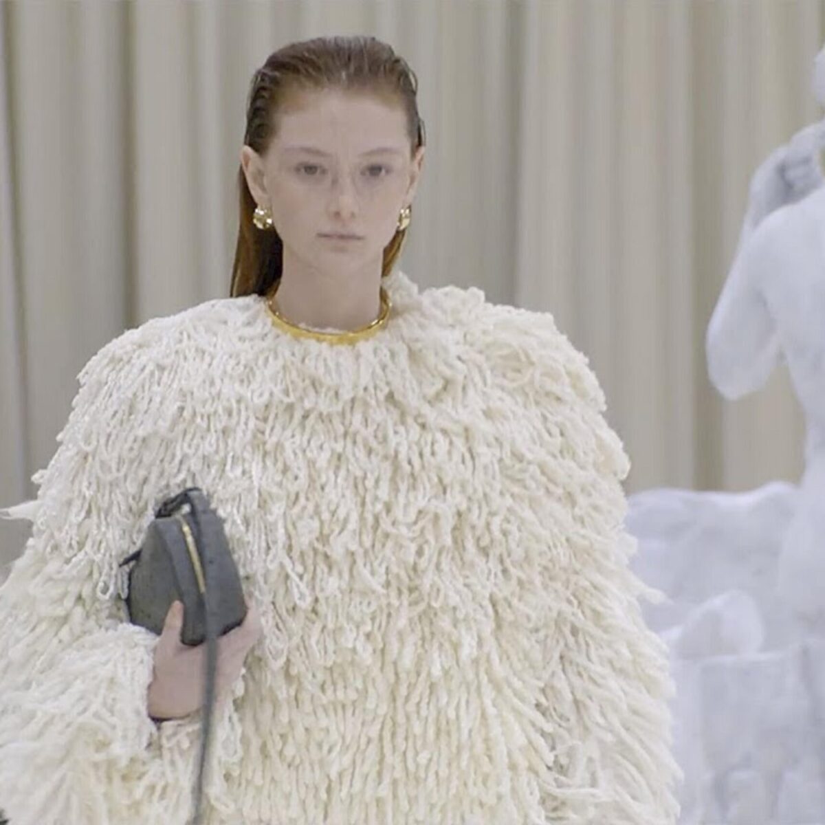 Μάντεψε ποιος οίκος υψηλής μόδας έκανε τις φούστες για άντρες τάση σε πασαρέλα στο Μιλάνο!