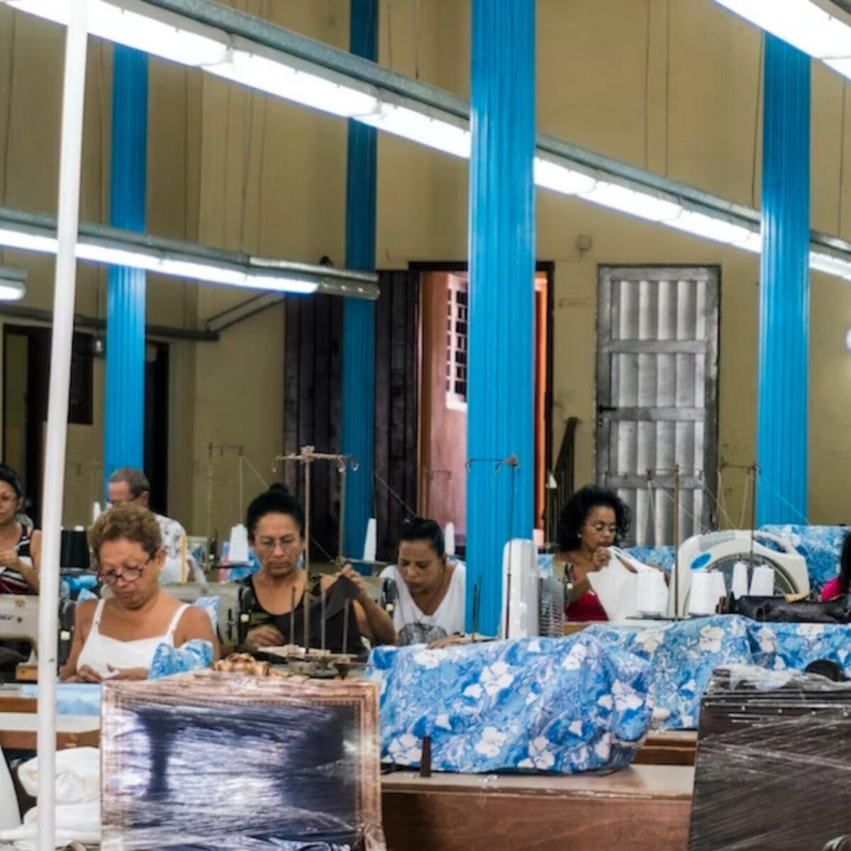 Ντοκιμαντέρ για τα εργοστάσια του Shein βγάζει στη φόρα τις απάνθρωπες συνθήκες εργασίας που ήταν κρυφές μέχρι σήμερα