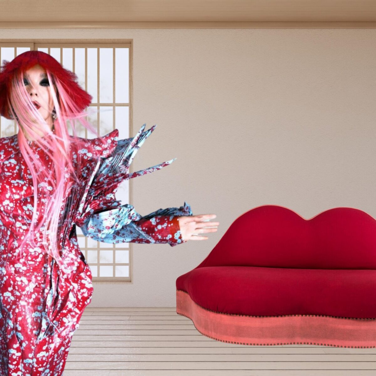 Έκθεση εξηγεί πως οι καναπέδες-χείλη του Νταλί συνδέονται με τα βίντεο της Mπιορκ