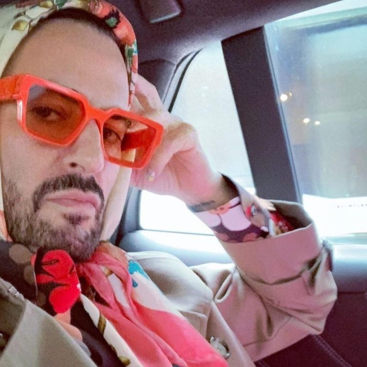 O Mάρκ Τζέικομπς φτιάχνει φορέματα και φούστες για άντρες – Πήρε την απόφαση να αλλάξει πολιτική στα σχέδια των ρούχων του