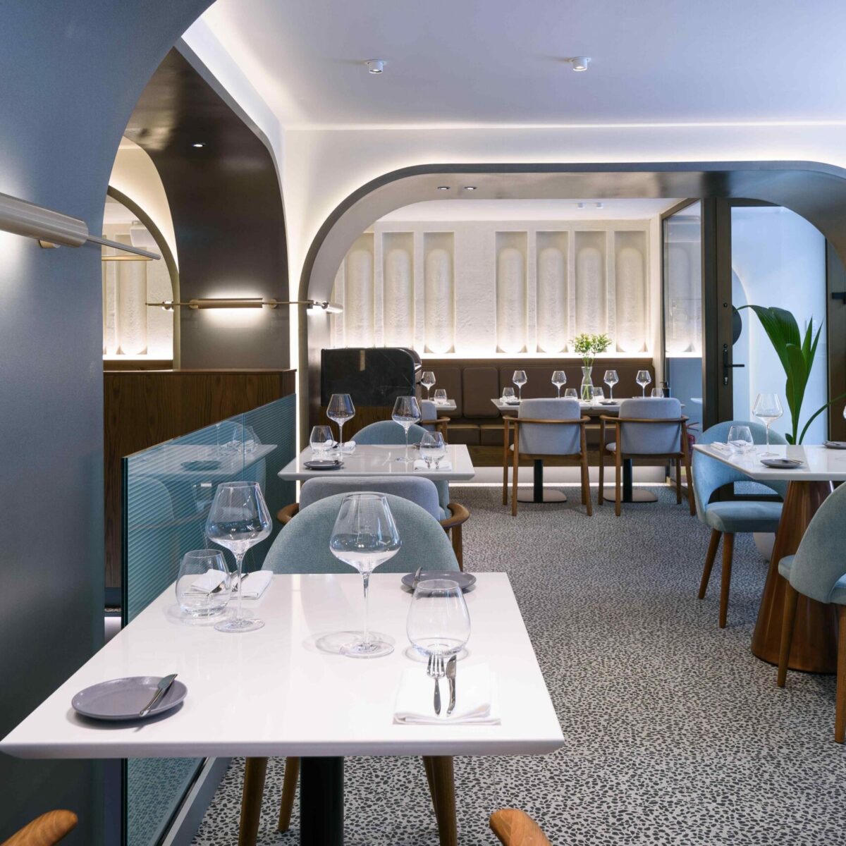 To ισόγειο μιας πολυκατοικίας στη Θεσσαλονίκη μετατράπηκε σε υβριδικό εστιατόριο!