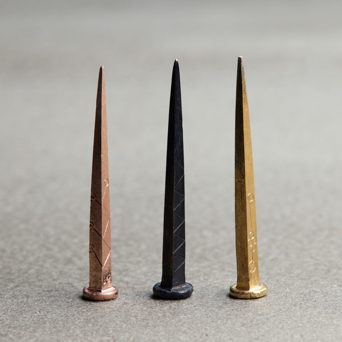 Ο ήλος, το γνωστό σε όλους καρφί, θα είναι το επίκεντρο αυτής της έκθεσης κοσμήματος στην περιοχή της Ακρόπολης!