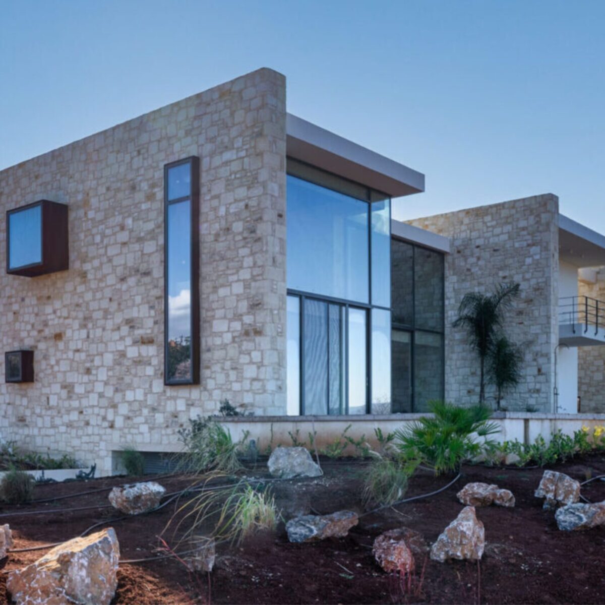 Aυτή η κατοικία στο Γαβαλοχώρι βάζει το μίνιμαλ design μέσα στην κρητική εξοχή!