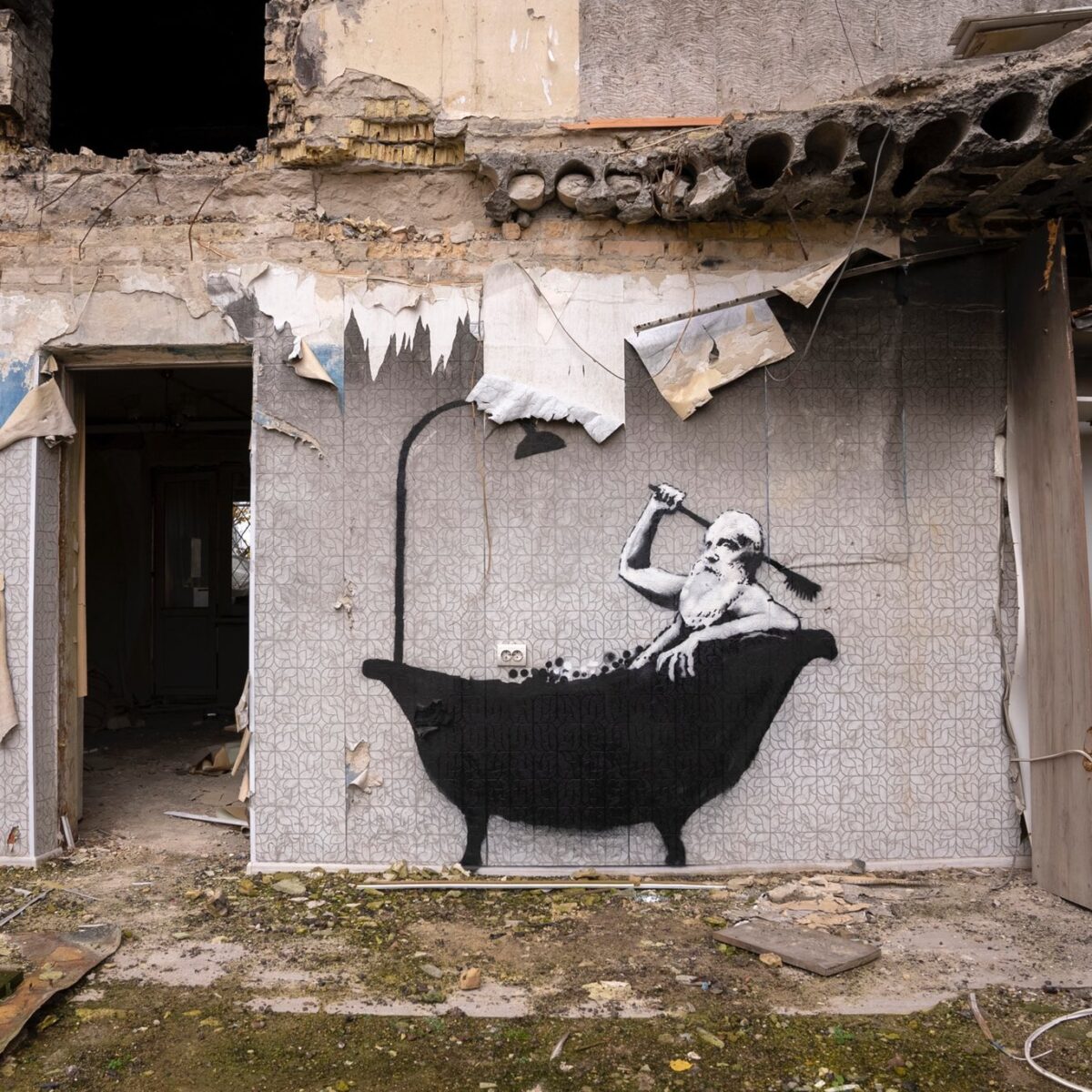 O Banksy μετέτρεψε το ομοίωμα ενός ανδρικού οργάνου σε αντι-πολεμικό μήνυμα υπέρ της Ουκρανίας!