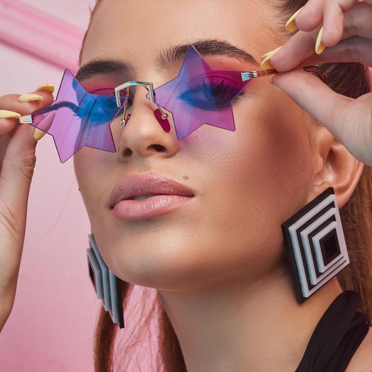 Funk Da Queen: Το brand που “απογειώνει” το plexiglass στα κοσμήματά του!