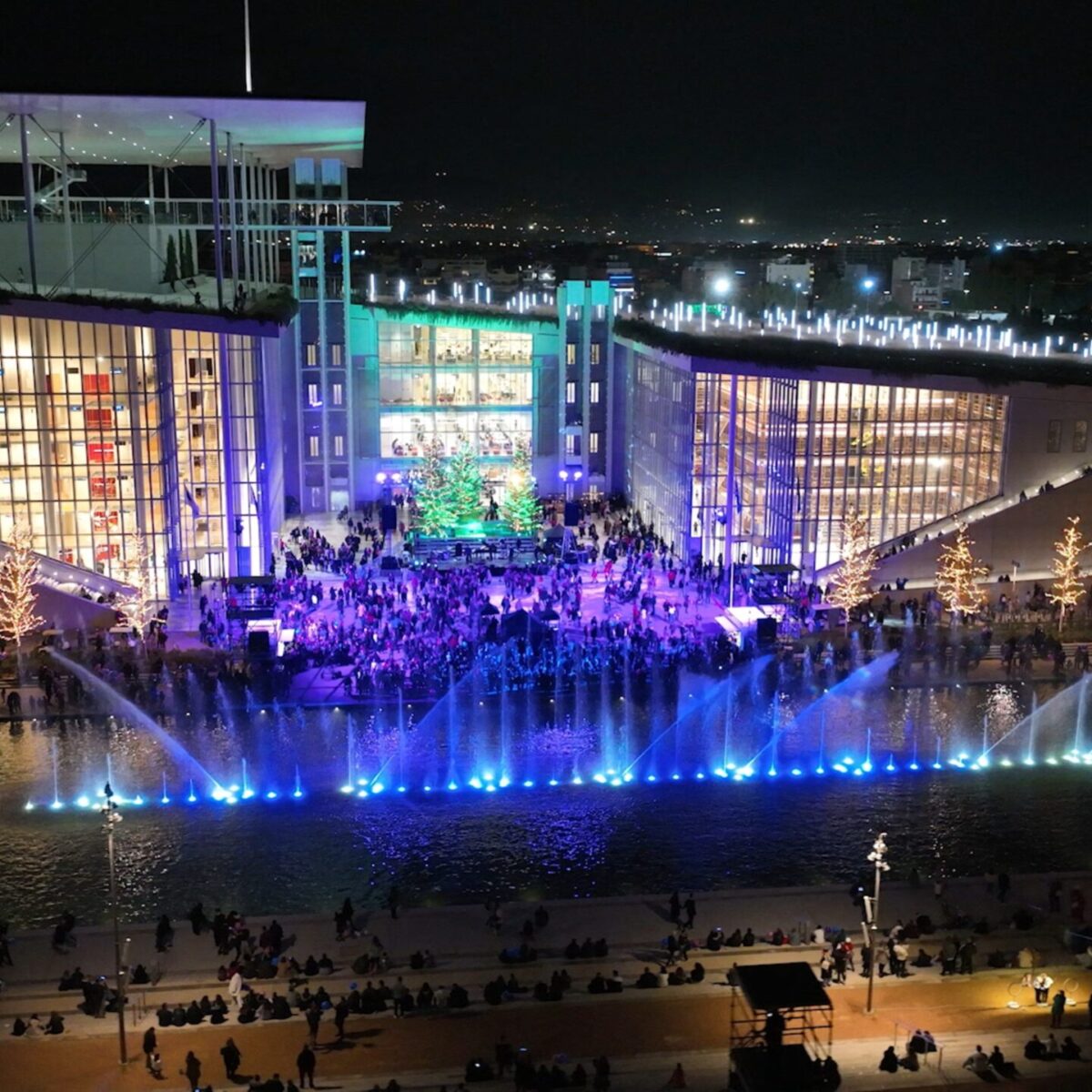 Χριστουγεννιάτικη Αθήνα: Παγοδρόμιο, έλατα και Χριστούγεννα δίπλα στη θάλασσα!