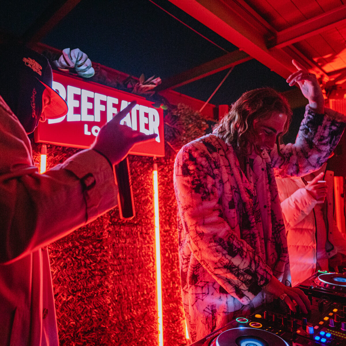 Έρχεται το συναρπαστικό ανοιξιάτικο Fashion Room Service σε Αθήνα (26/4) και Θεσσαλονίκη (10/5)!