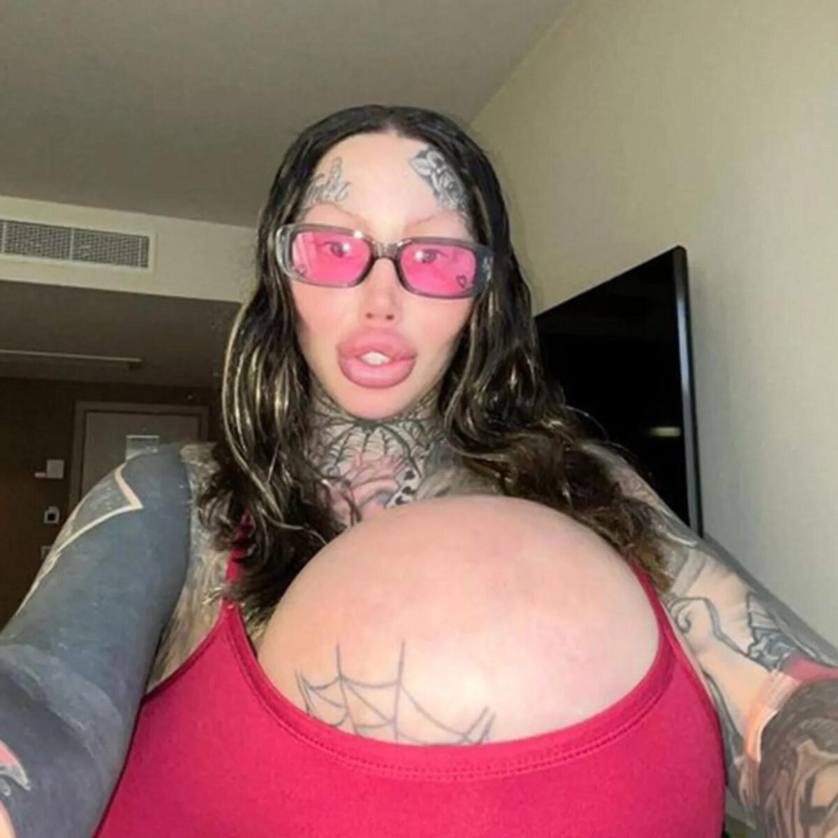 Aντιμέτωποι με φυλάκιση oι influencers στη Γαλλία: Το αυστηρό νομοσχέδιο της κυβέρνησης