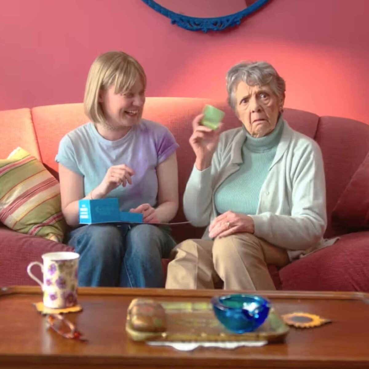 Έρωτας μεταξύ ηλικιωμένων: Η ξεκαρδιστική καμπάνια μιας εταιρίας πρ@φυλακτ!…κών