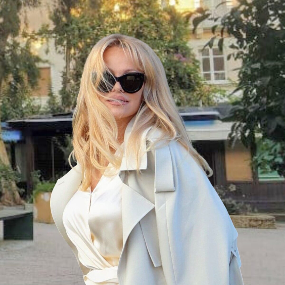 Bambimou: Η νέα τσάντα του Jacquemus είναι πολύχρωμη και φοριέται παντού