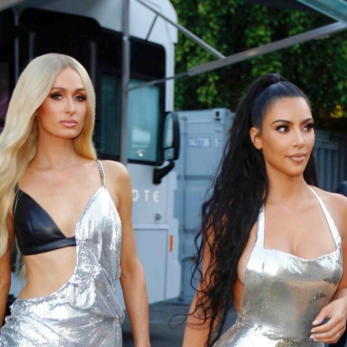 Σαν σκασμένα μπαλόνια, φουσκωτά ή με πολύ λεπτό τακούνι: Ο οίκος Loewe βγάζει μια νέα σειρά παπουτσιών που πρέπει να δεις