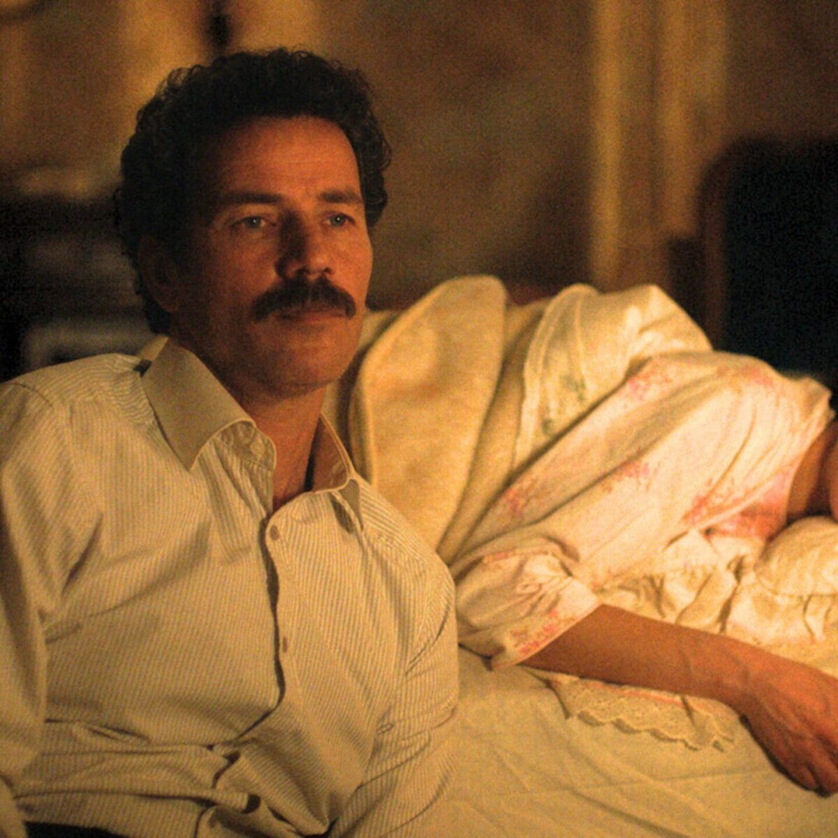 Blue Caftan: Μια τρυφερή ταινία που μιλά για την ζωή ενός παντρεμένου που κρύβει ότι είναι γκέ!