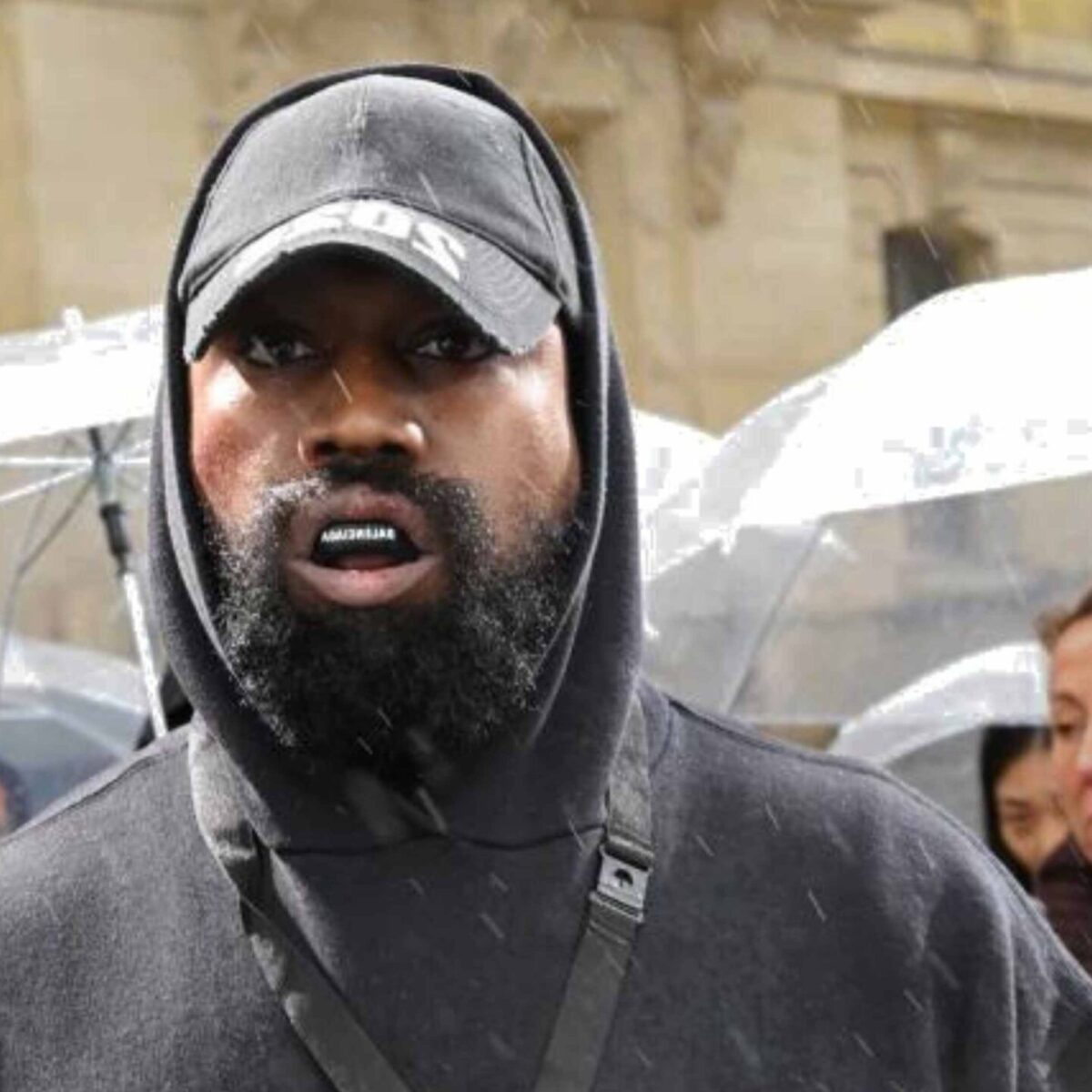 Η adidas δεν πρόκειται να καταστρέψει τα Yeezy αθλητικά παπούτσια: H γνώμη των μετόχων της εταιρίας για τον Kanye West