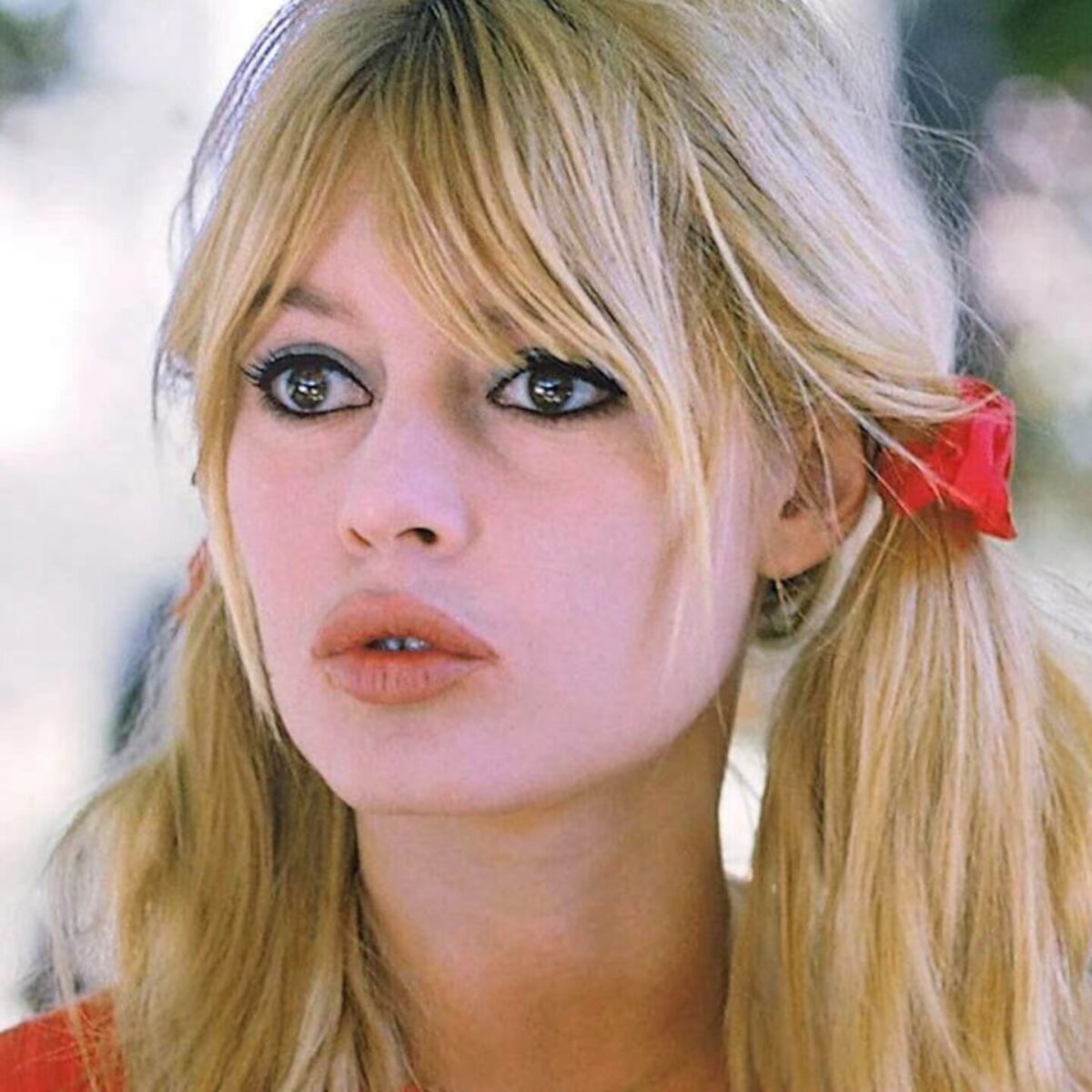 Βγήκε νέο βιβλίο με φωτογραφίες της Brigitte Bardot, με πολλές από αυτές να δημοσιεύονται για πρώτη φορά