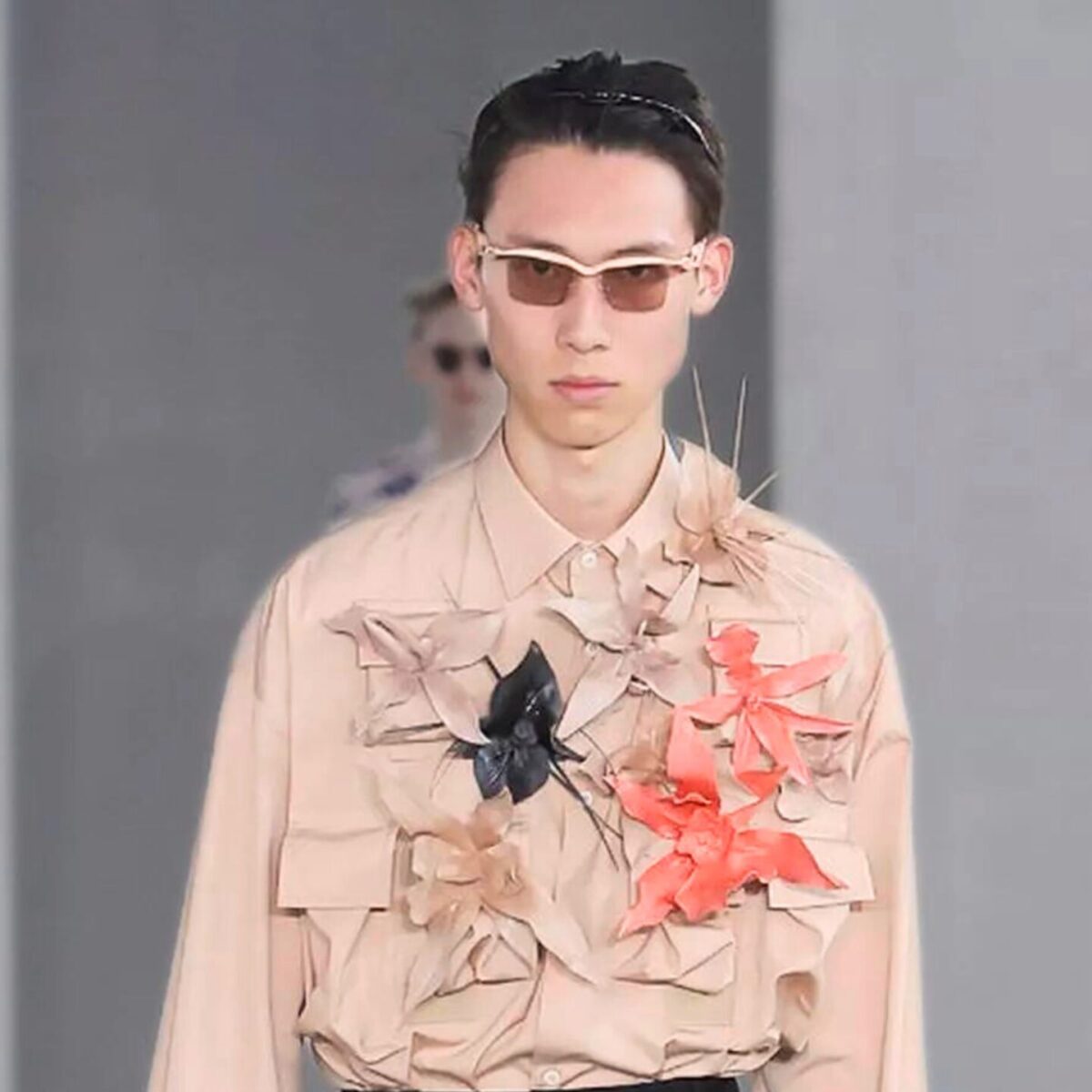 O oίκος Prada καλοσωρίζει το gender fluidity στις ανδρικές του κολεξιόν με γερές δόσεις slime