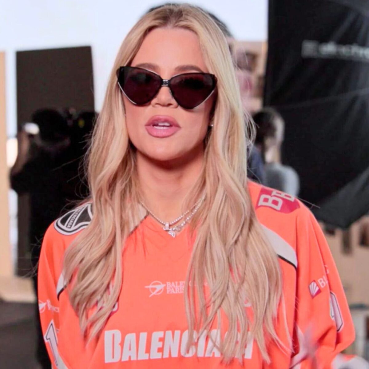 Αυτό το ΣΚ ο οίκος Βalenciaga θα εξατομικεύει εντελώς δωρεάν τα μπλουζάκια σου!