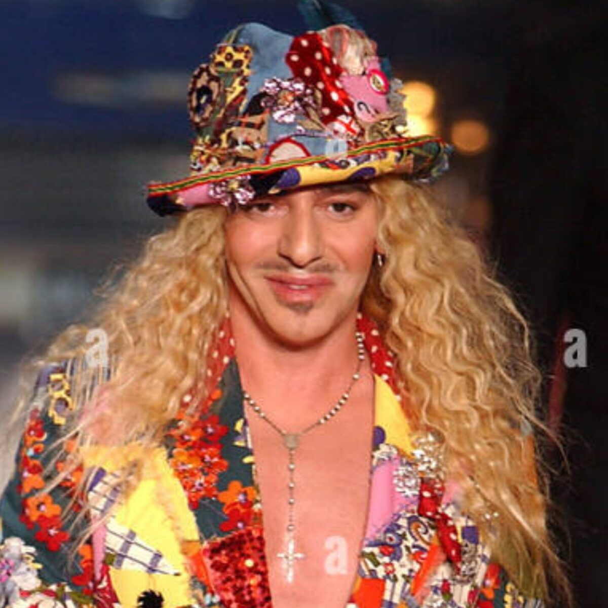 10 χρόνια John Galliano: Ρούχα που σχεδίασε ο θρύλος της μόδας για πρώτη φορά σε έκθεση!